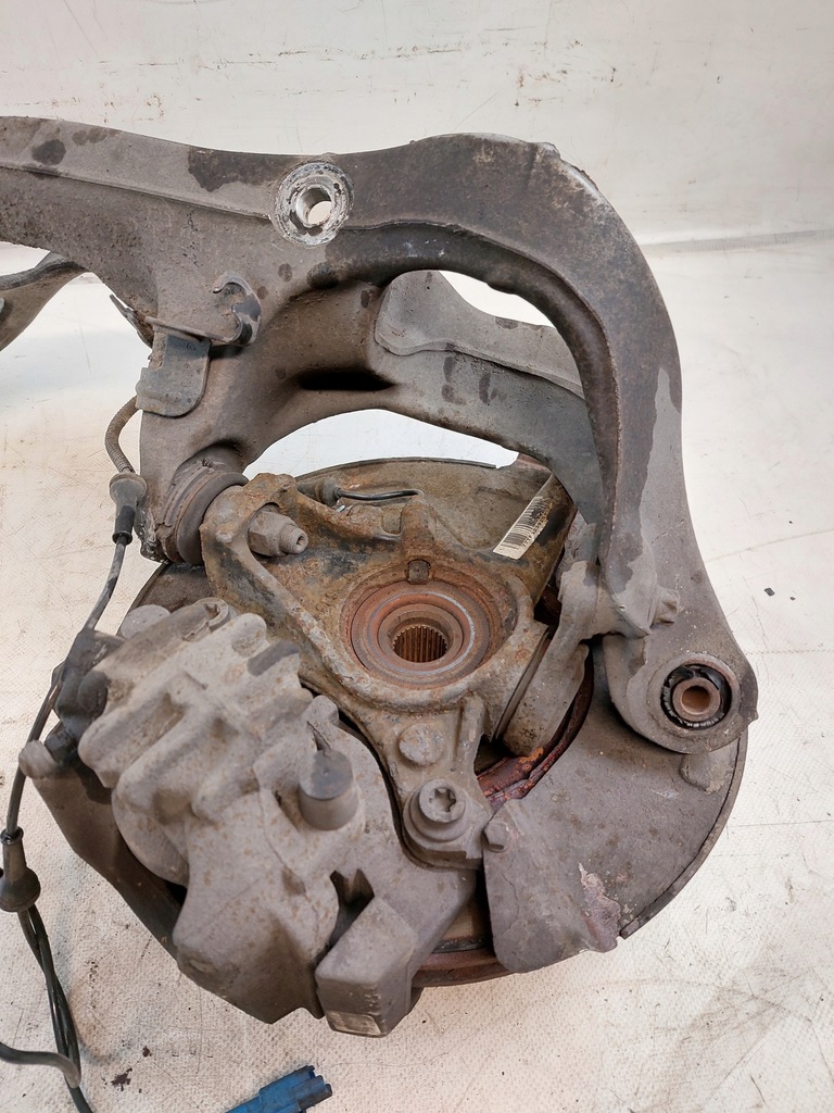 фото №10, Поворотный кулак правая передняя citroen c5 x7 2.0 hdi