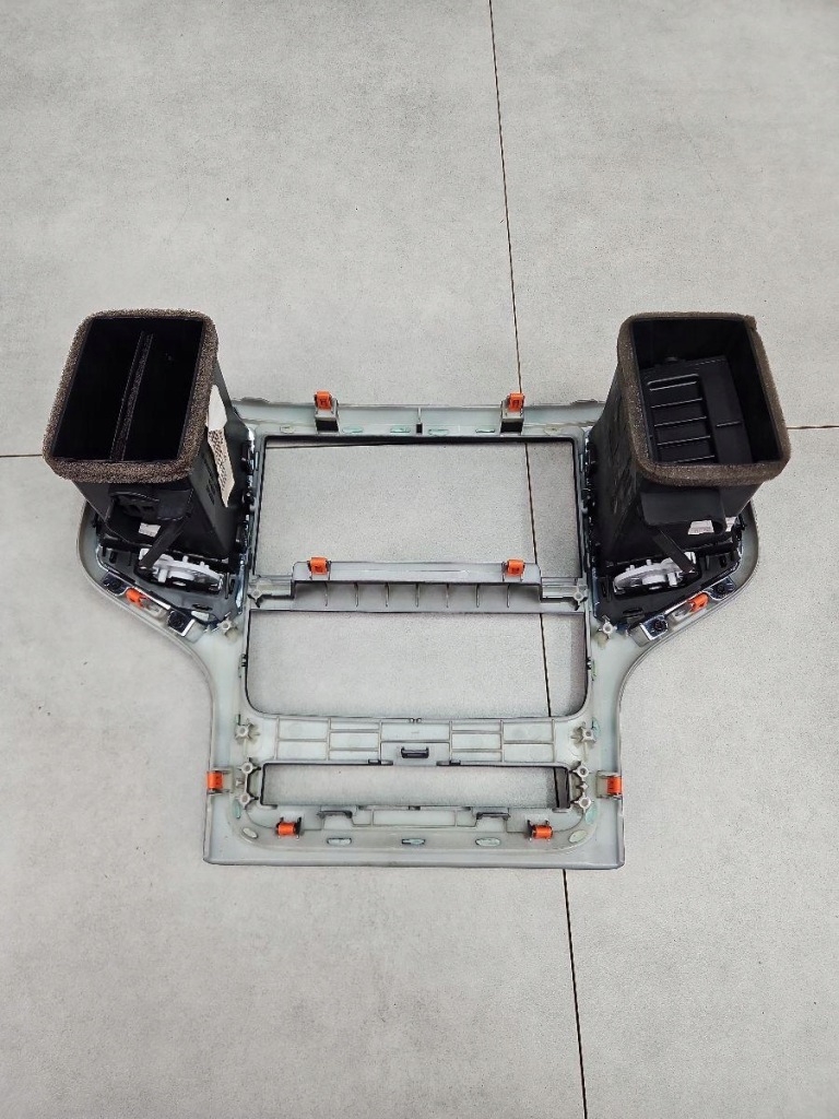 фото №9, Jeep grand cherokee iv wk2 10- рамка радио решётки обдув