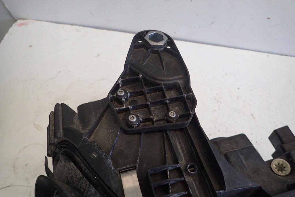 фото №4, Лампа перед правая mercedes e-klasa w213 full led