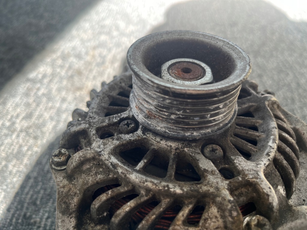 Mazda vi 6 рестайлинг  2.0 генератор комплектный  оригинал европа Цена