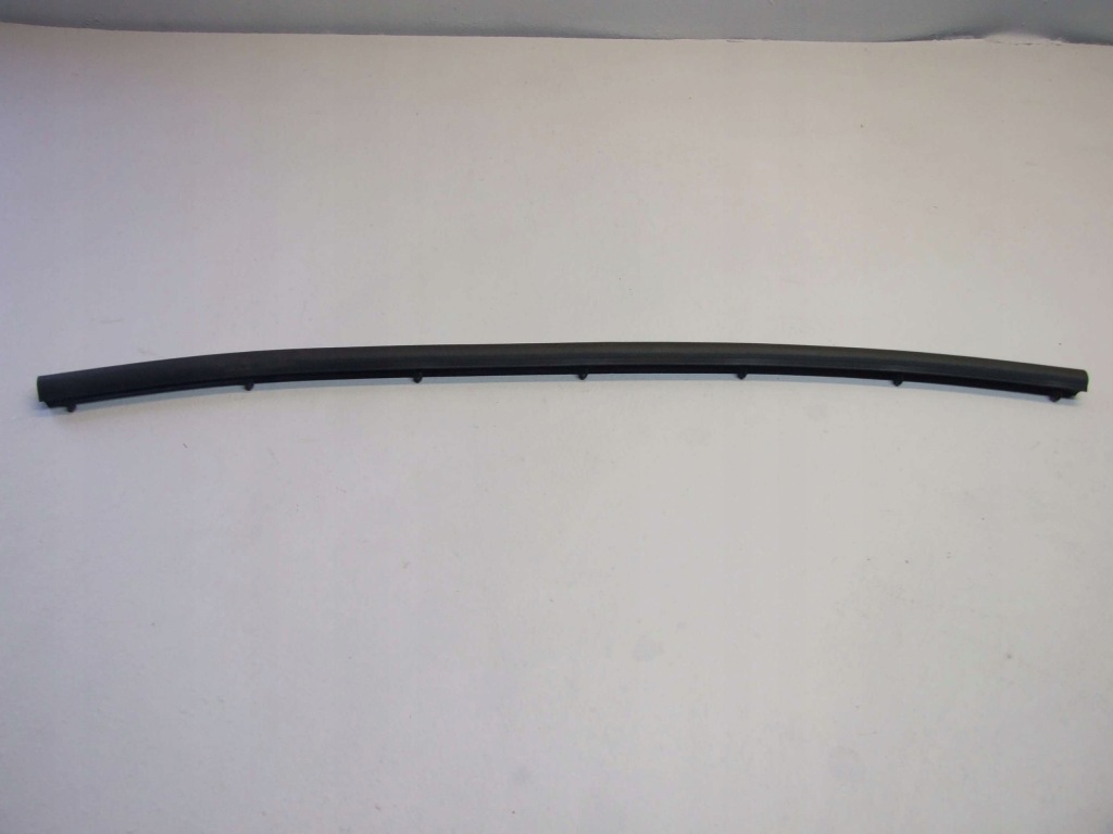 фото №1, Прокладка резиновый элемент капот 5g0823707 vw polo 2g vi 17r