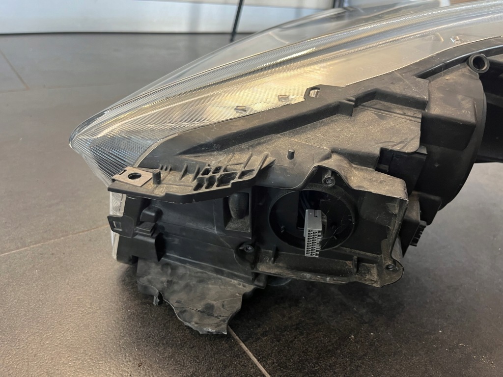 Фара правый  передняя ford kuga mk2 рестайлинг  ксенон led Цена