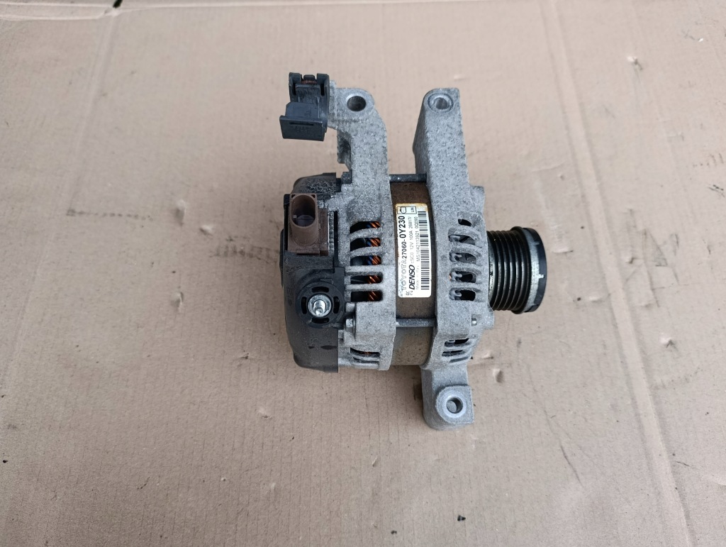 Купити Toyota auris 2 2 1.2 b генератор 12v 100a 27060-0y230