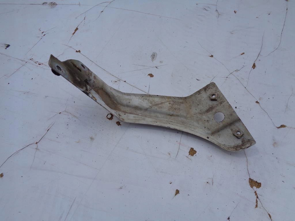 фото №1, Кронштейн крыла правый перед vw scirocco