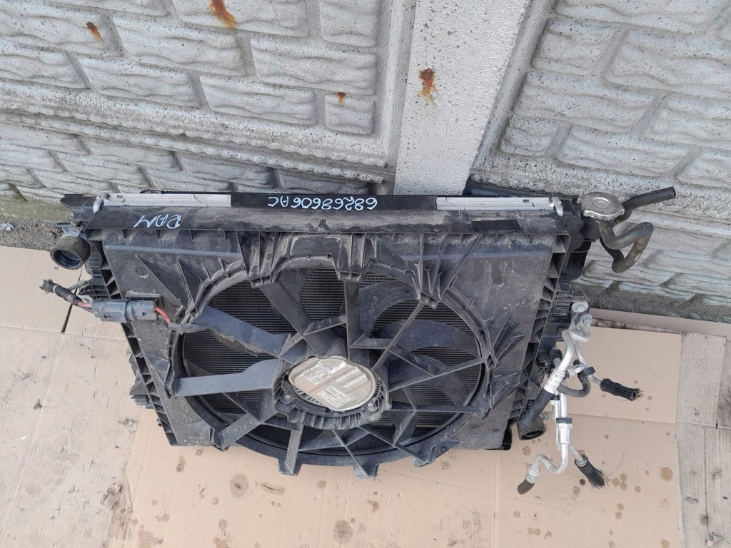 Радіатор перед передні dodge ram 1500 5.7 hemi 68268606ac в Україні