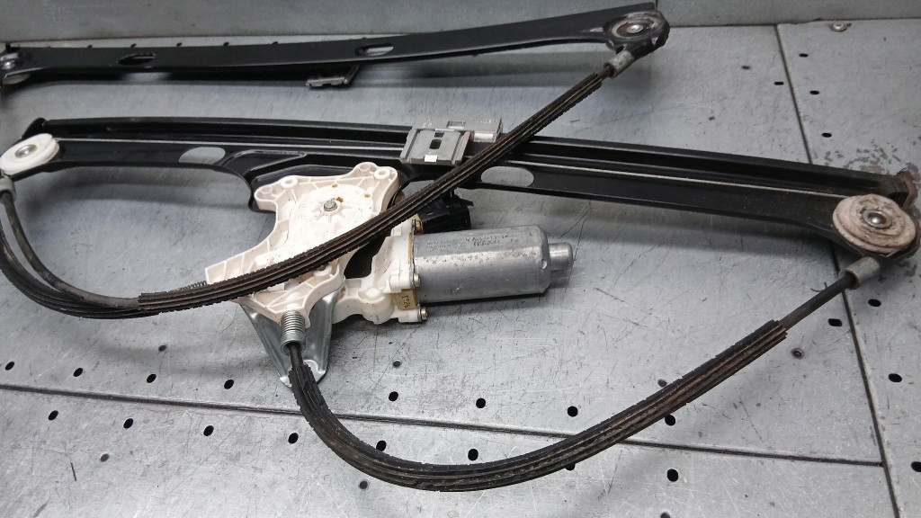 Подъемник правый перед mercedes vaneo w414 01-05r 1.7cdi a4147200946 Киев