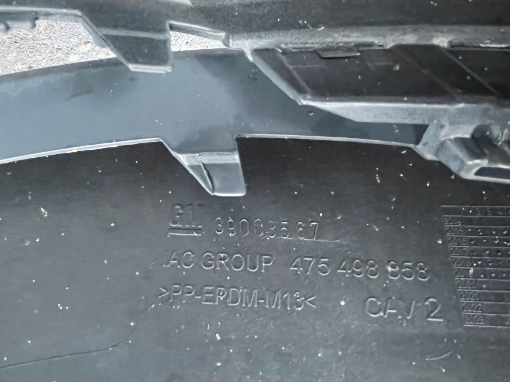 Opel оригінальний номер 39003567 бампер перед передній Зі Шроту