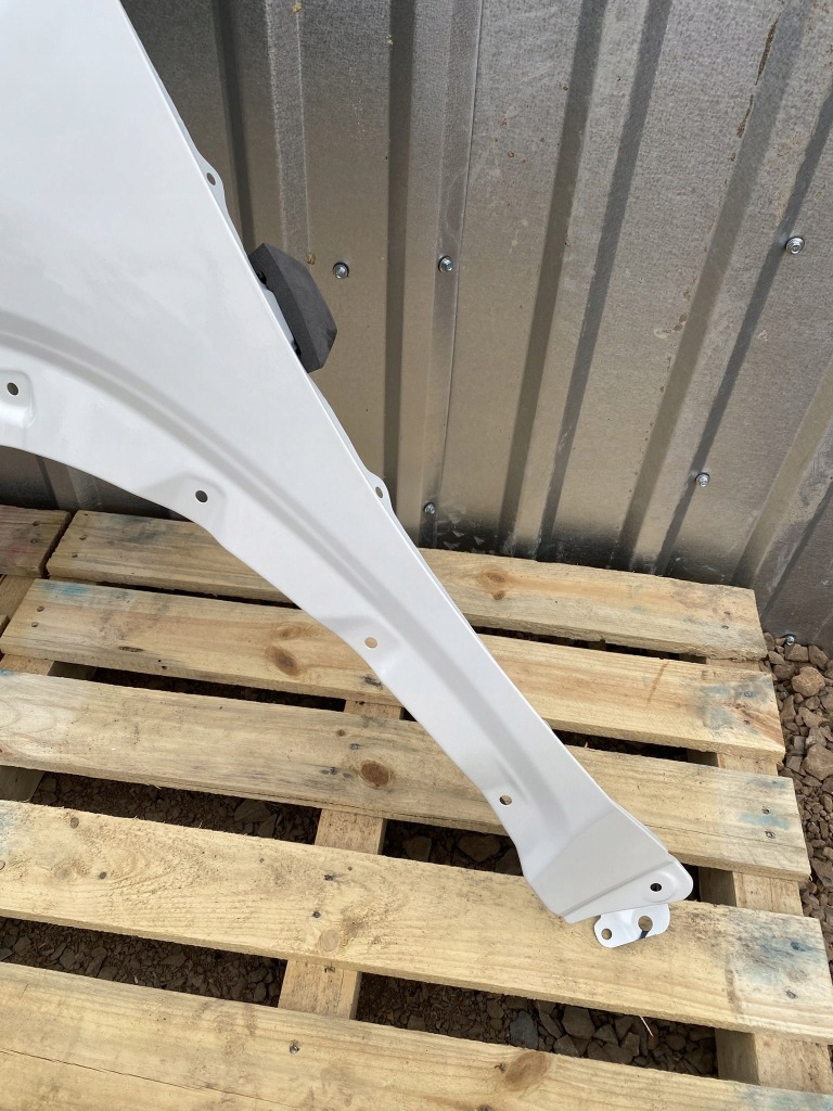 Крыло  левое  перед lexus nx 1 1 az10 08.14-11.21r код лакокрасочного покрытия 085 с Разборки