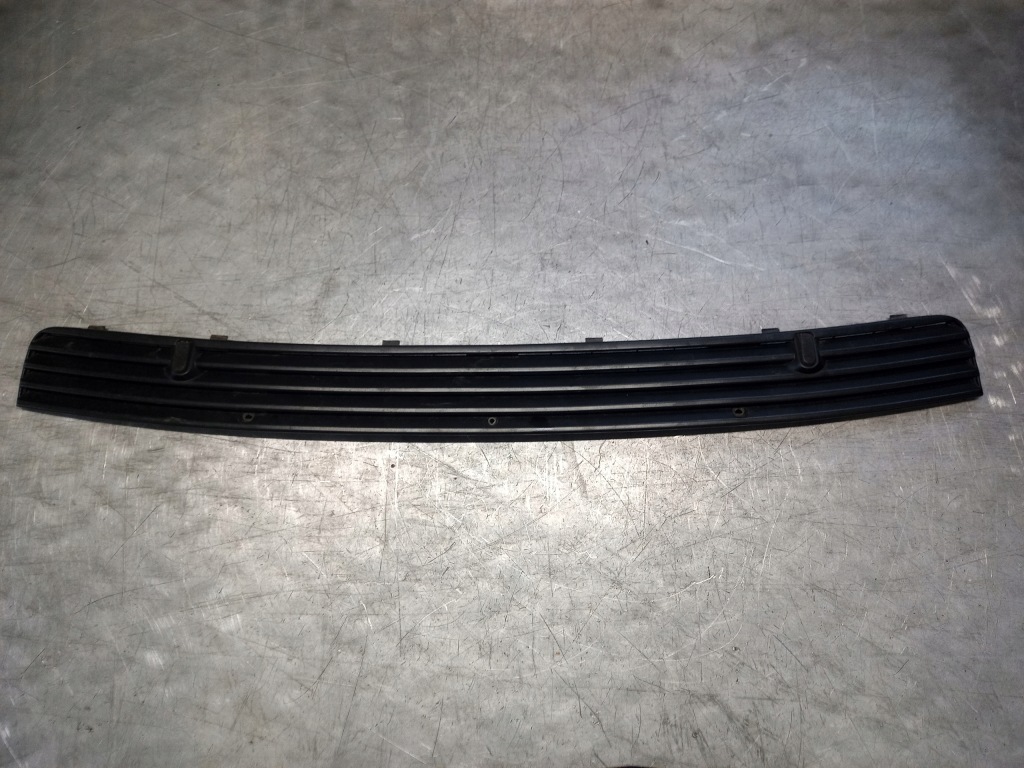 фото №1, Решётка бампера жабо перед vw transporter caravelle t4 701819103 nr152