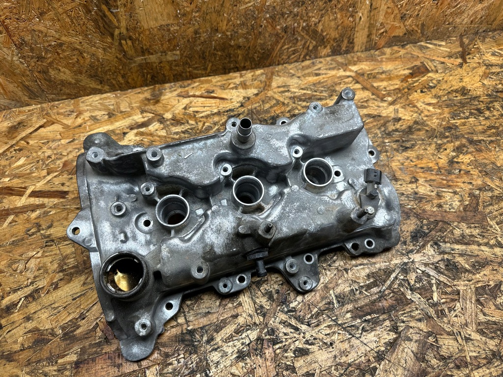 фото №4, Крышка клапанов clio captur sandero ii 132647109r