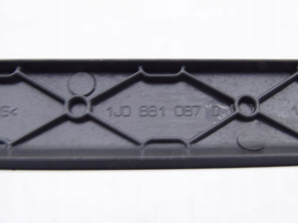 фото №3, Seat toledo ii 98- захист напрямна сидіння перед