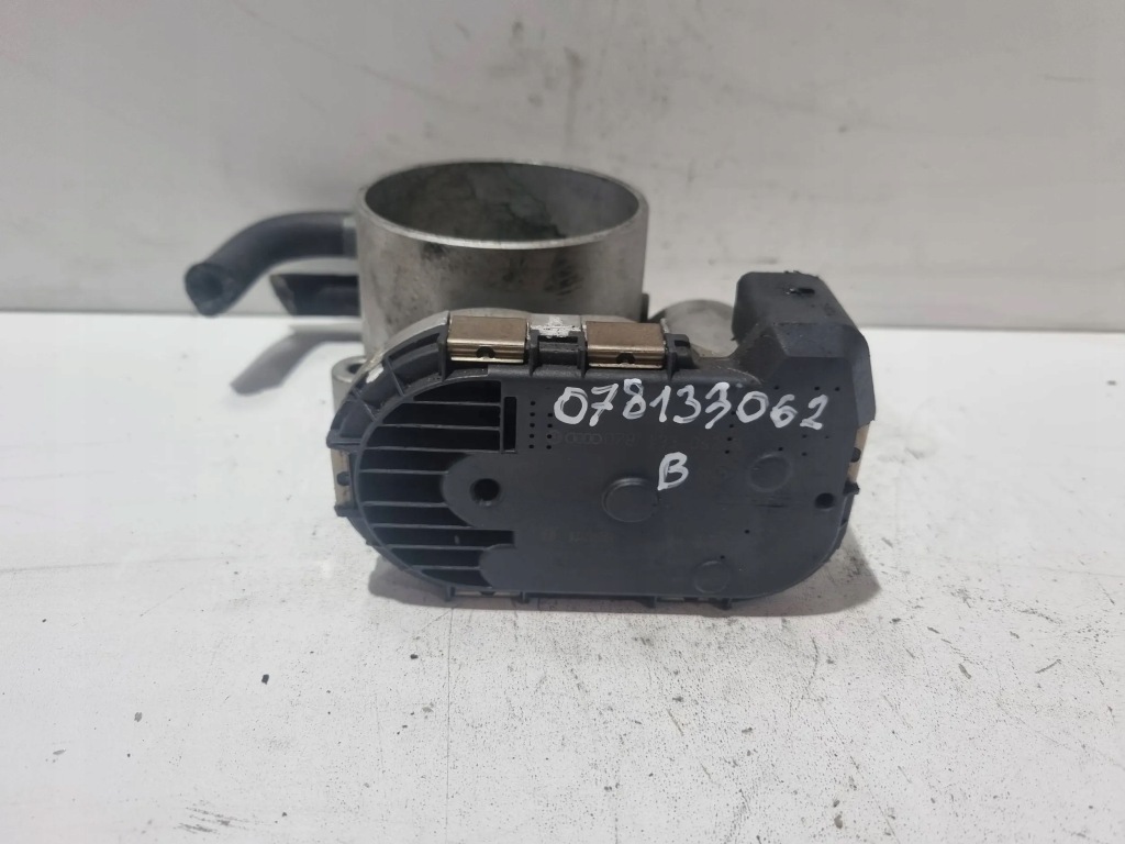 Дросельна заслінка 078133062b audi a4 b5 lift 2.4 в Україні