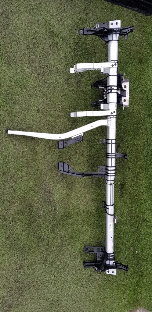 фото №1, Каркас балка консоли mercedes infiniti q30