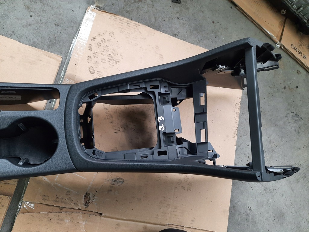 фото №8, Audi q3 8u 2.0tfsi туннель средний подлокотник