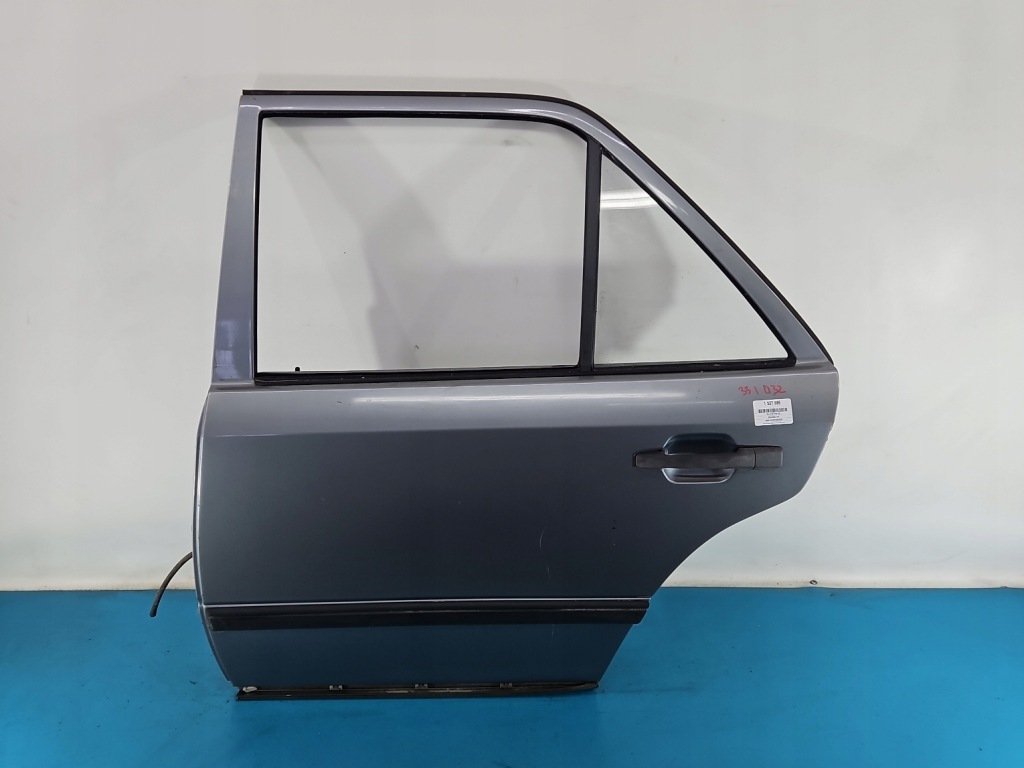 Купити Двері задній ліва mercedes 124 sedan