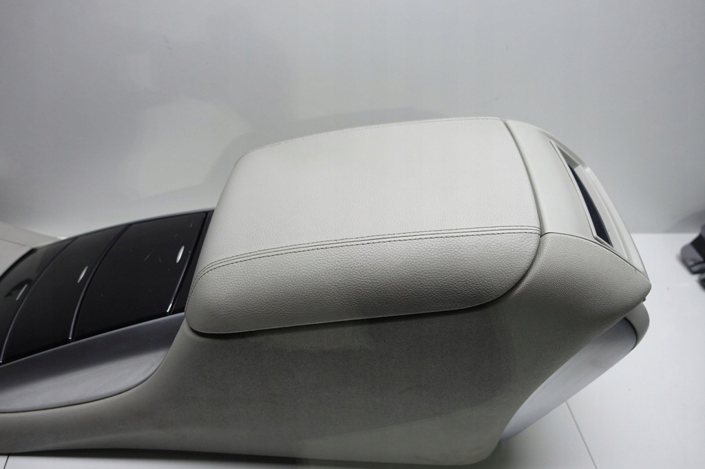 фото №11, Mercedes w251 підлокітник тунель бардачок r-klasa