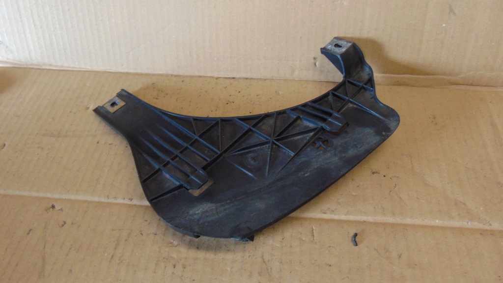 фото №1, Напрямна кронштейн pod фара audi a4 b6 00-04 правий