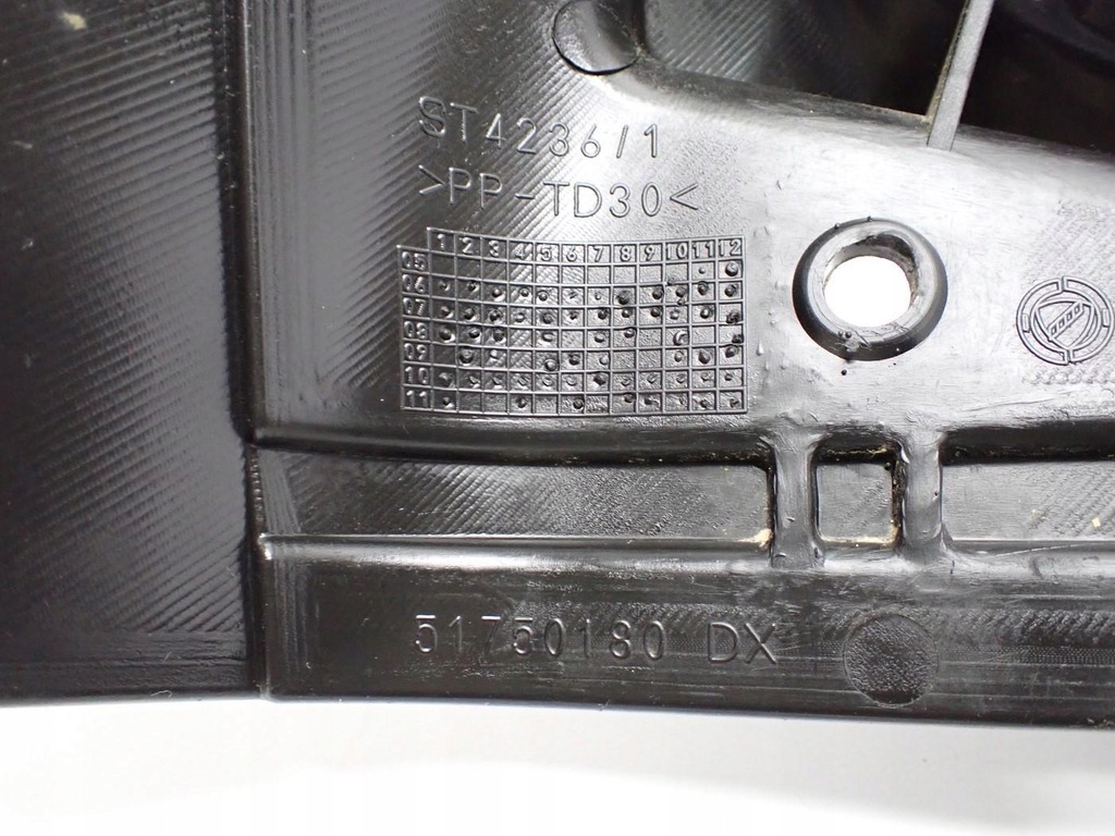 фото №10, Напрямна кронштейн бампера задня 51750180 fiat punto evo 13r