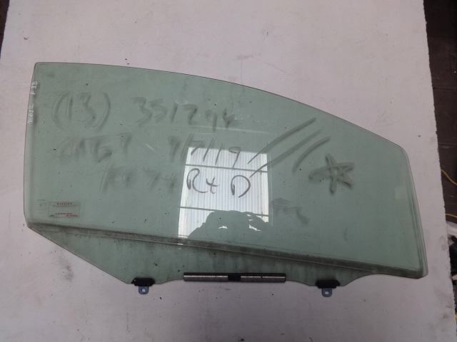 фото №1, Toyota yaris ii 06-11r стекло дверь правая 3d