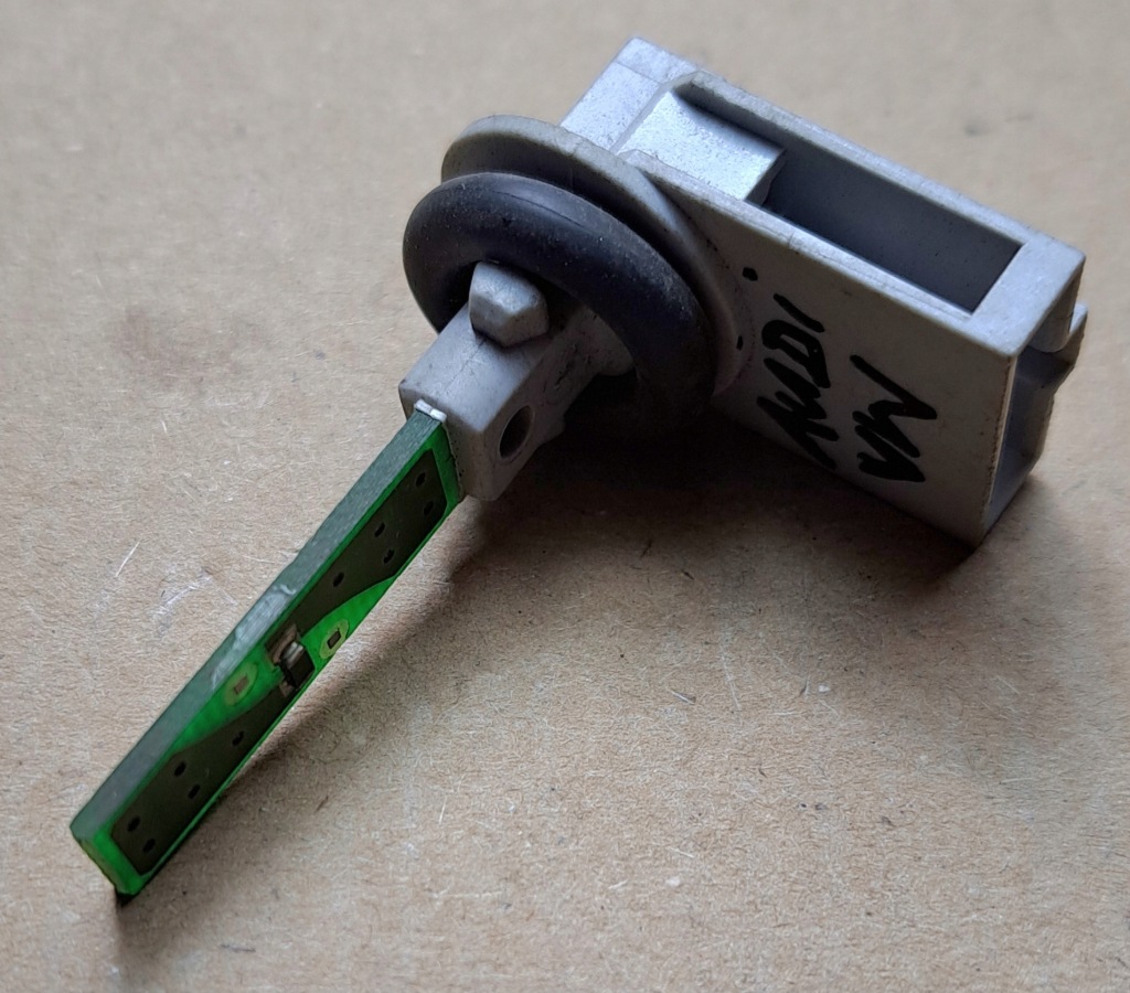 Купити Audi a6 c7 датчик температури внутрішньої 3d0907543