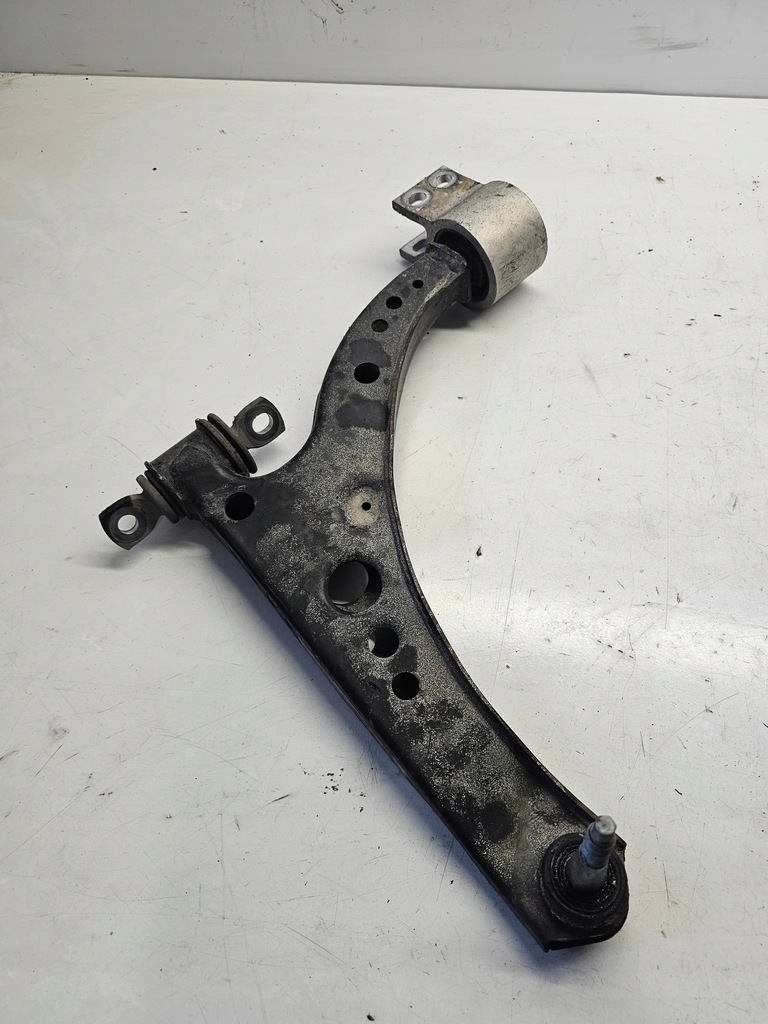 фото №1, Opel astra k 5 v рычаг левый перед