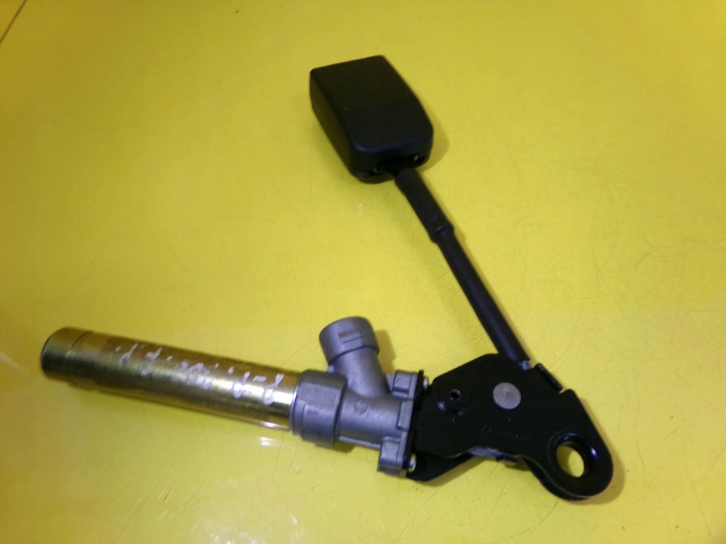 фото №10, Клипса поперечина безопасности натяжитель правая правый перед peugeot 306 nr84