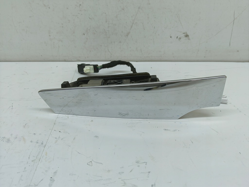 фото №1, Ford ecosport 1.0 кнопка крышки багажника