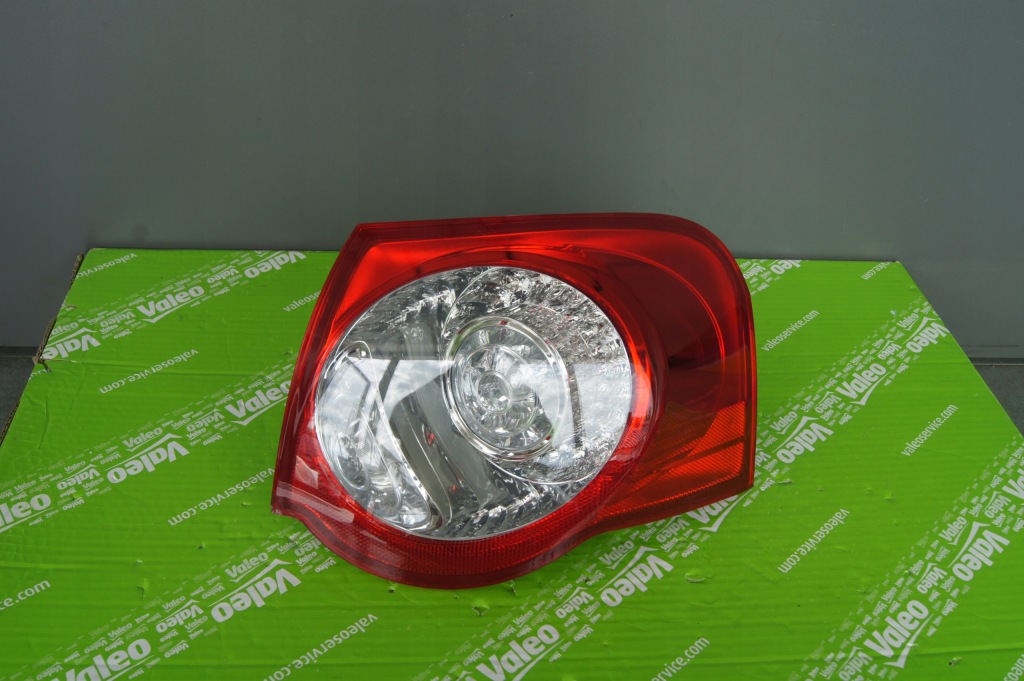 Купить Фара vw passat универсал правый  задняя led 2005-2010