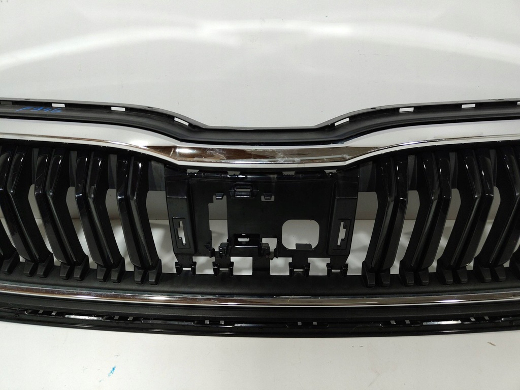 фото №7, Skoda octavia iv решётка радиатора решётка радиатора бампера 5e3853653c + рамка хромированная