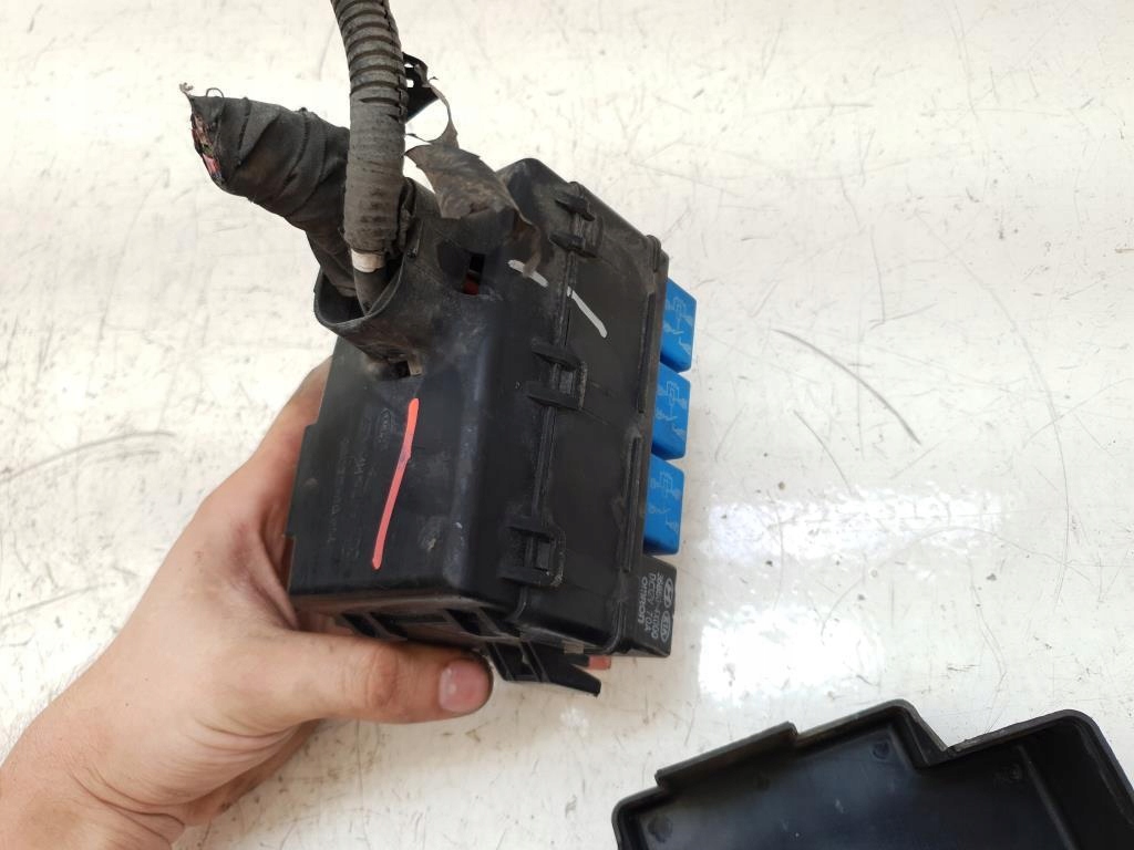 фото №4, Коробка запобіжників kia magentis ii 2.0 crdi