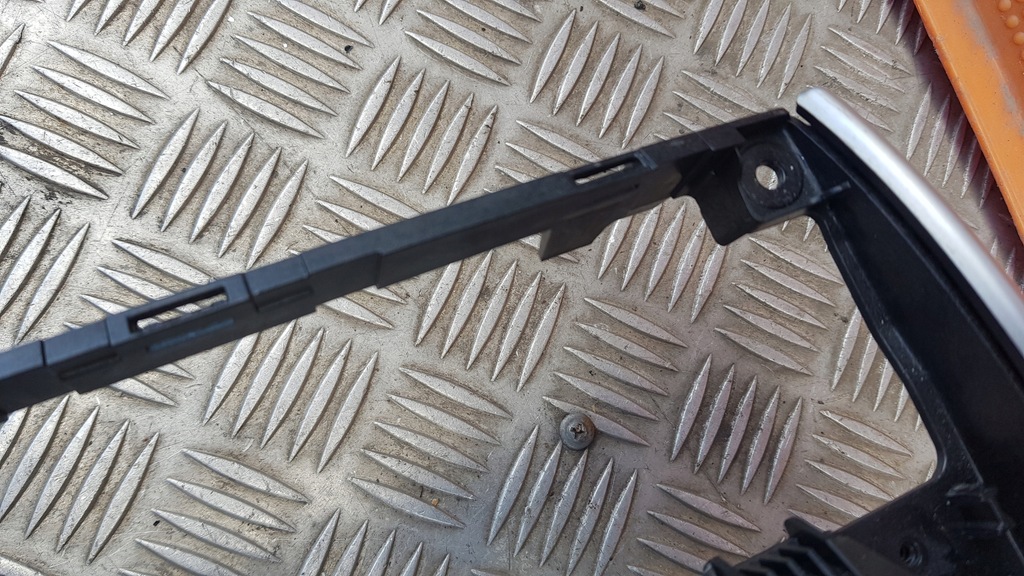 фото №8, Mercedes w169 рамка середня перемикачів радіо панелі