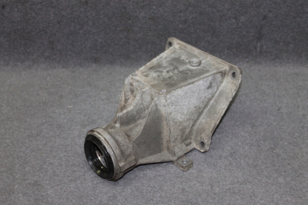 фото №1, Bmw x3 e83 2.0d n47 - кронштейн піввісь x-drive - 3448546