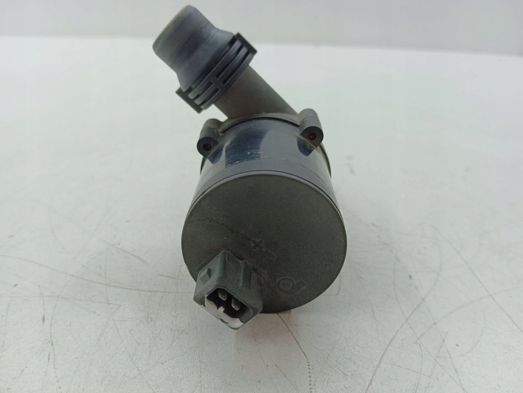 Bmw x5 e53 дополнительная насос воды 2003 6411690781102 Недорого