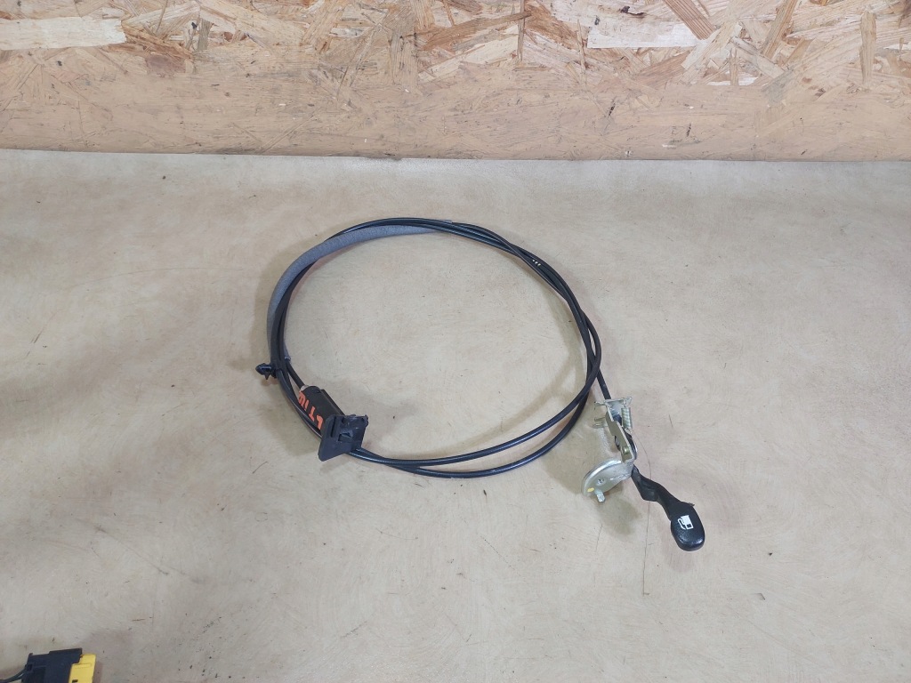 фото №1, Hyundai i20 i трос крышка заливной 08-12