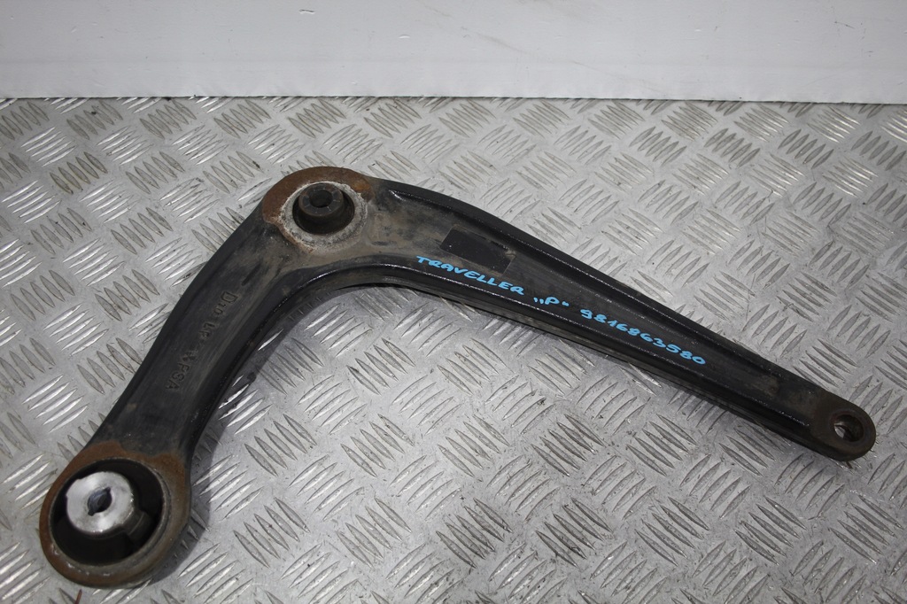 фото №1, Рычаг правый перед traveller expert iii 3