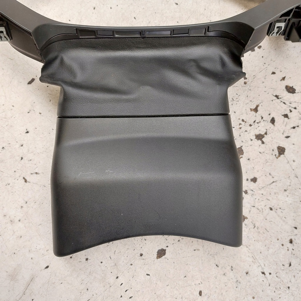 Volvo v40 ii r-design 2014 рамка корпус спидометра дисплея 31393363 в Украине