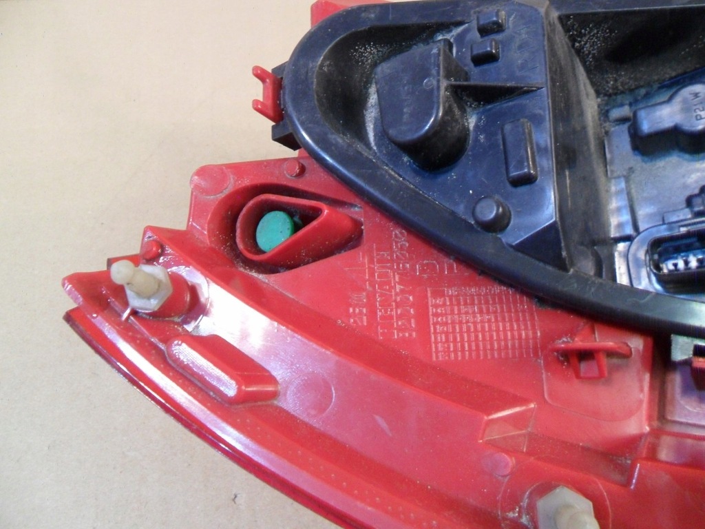 фото №9, Лампа правая renault clio iii 8200776050