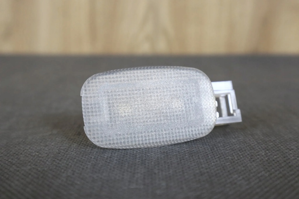 фото №1, Mercedes slk r171 лампа освітлення салону оббивка 2118203801