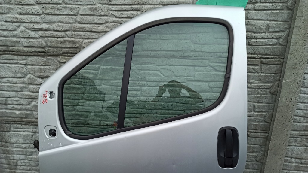 фото №5, Дверь левая перед trafic vivaro primastar 01-14