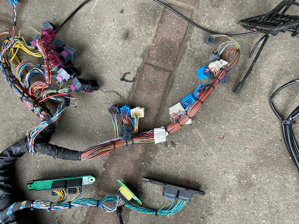 фото №7, Mercedes actros mp4 - електропроводка кабіни джгут кабелі панелі консолі салону