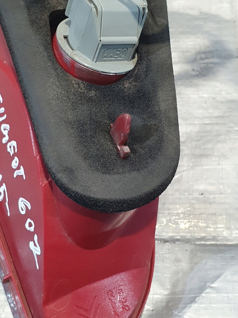 фото №11, Лампа правий задня кришки багажника peugeot 607 03r.