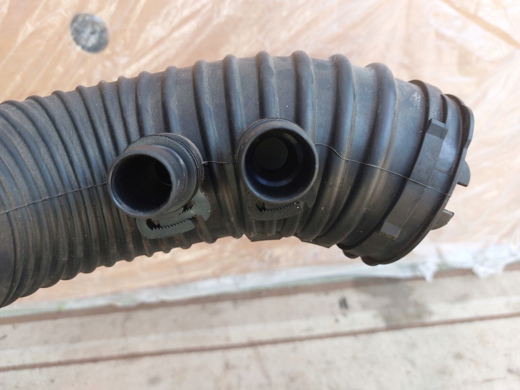 фото №7, Шланг тройник воздуха aston martin vantage 4.7 6g33-9d609-bd