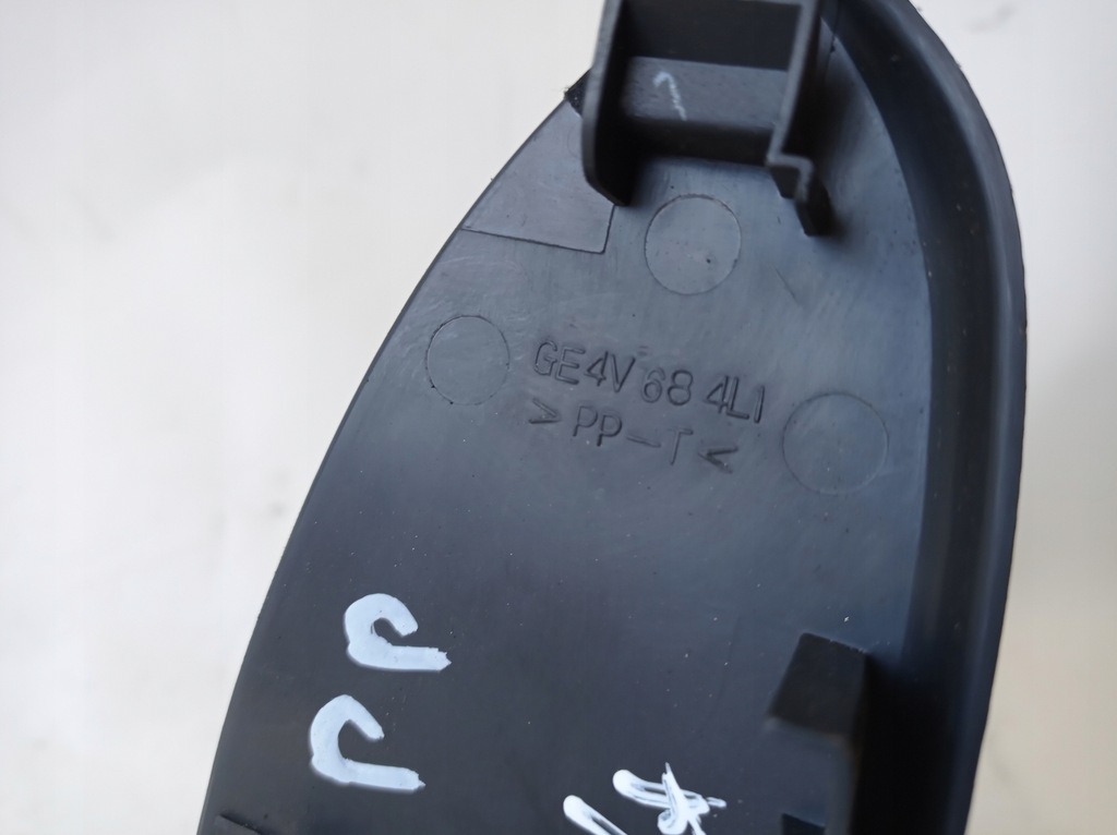 фото №7, Переключатель окон правый перед mazda 323f ge4v684l1