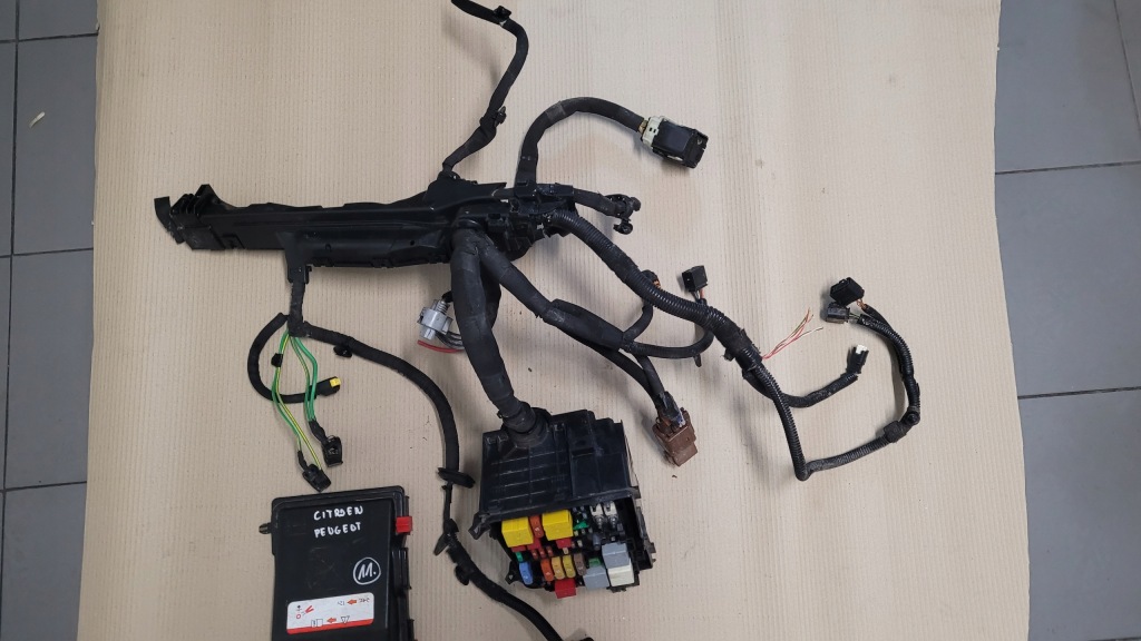 Купити Peugeot 308 ii t9 корпус захист корпус запобіжників 9804681780 9678633380