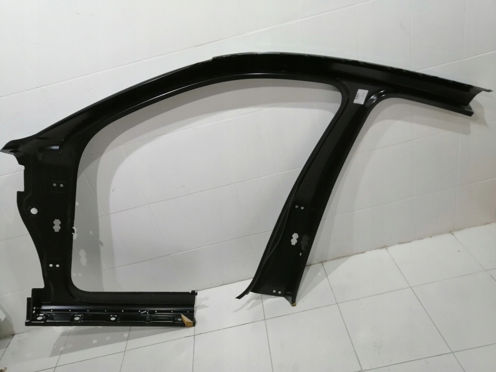 Порог стойку правый  перед передний audi q3 2 83a новый оригинал Киев