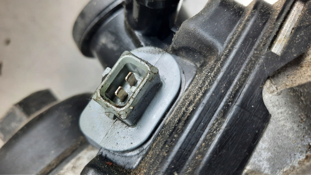 фото №5, Корпус фильтра масла 31338685 volvo v70 iii 2.5t 07r fwd