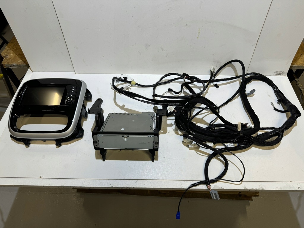 фото №1, Renault trafic iii навигация радио usb электропроводка модуль 259153035r 93460549