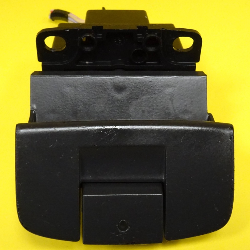 фото №1, Кнопка выключатель тормоза ручного renault espace iv 8200048590g nr23