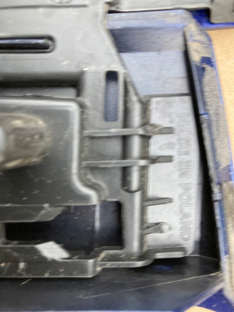 Vw touareg iii молдинг na крыло правый передний orgi. Цена