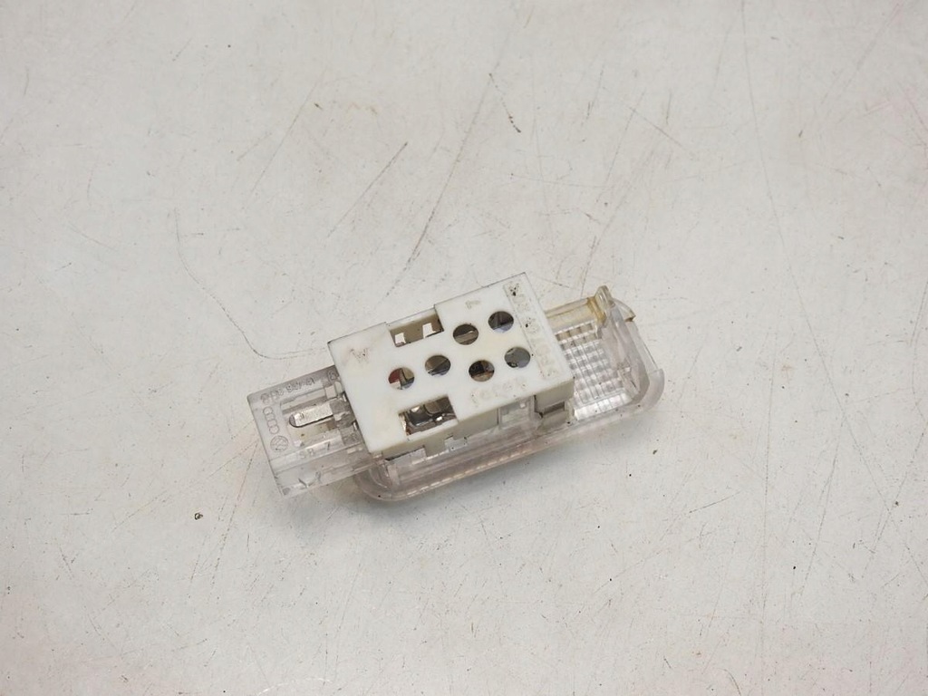 фото №6, Лампа освітлення салону audi a8 d3 8d0947415